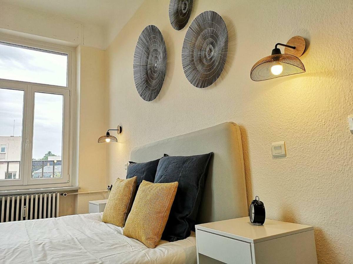 Le XI - Suite Colmar Gare - Parking Eksteriør bilde
